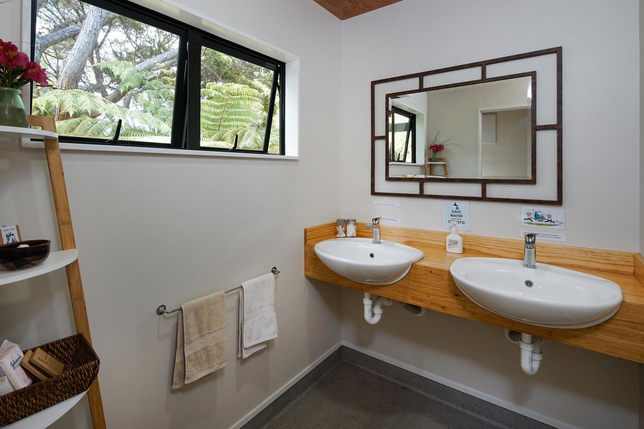 Wai-Knot Accommodation Onetangi Exterior foto